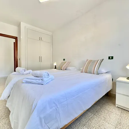 Апартаменты Caletas House